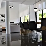 With Private Pool Βίλα