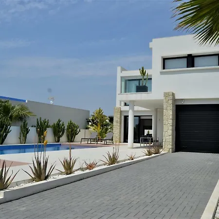 With Private Pool Βίλα